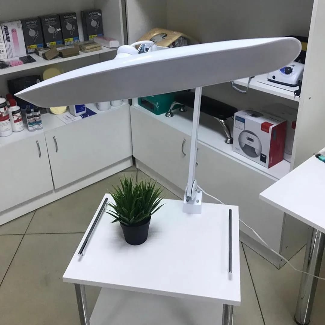 Shadowless LED table clamp lamp